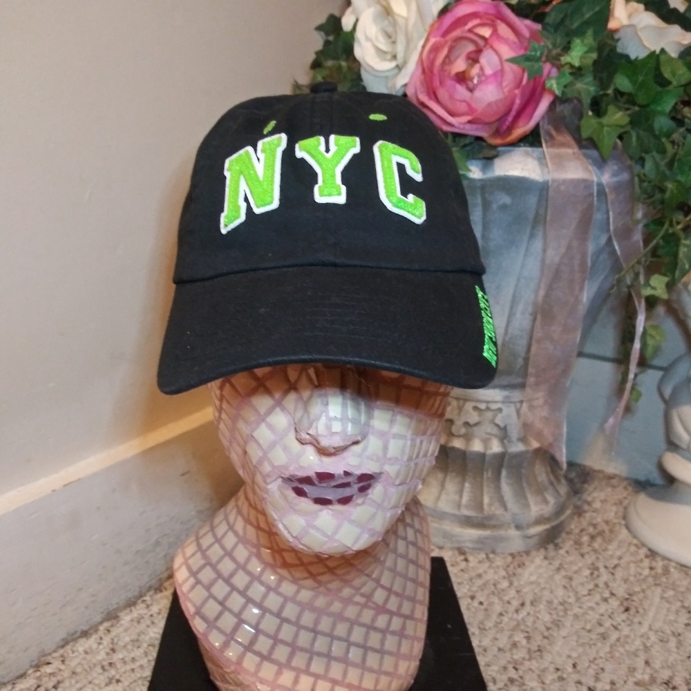 New York City Ball Cap By E By Elidan In Black & Lime Green